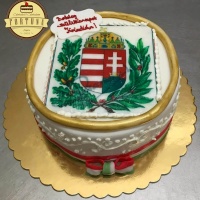 Marcipánnal bevont torta, ehető ostyából magyar címerrel (bármilyen ízben)