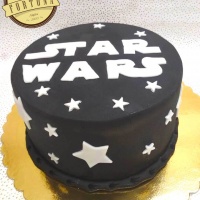 Star wars témában készült torta, marcipánnal bevont, bármilyen ízben