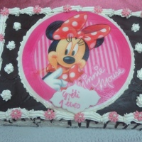 Tégla hólabda torta Minnie Mouse ostyával
